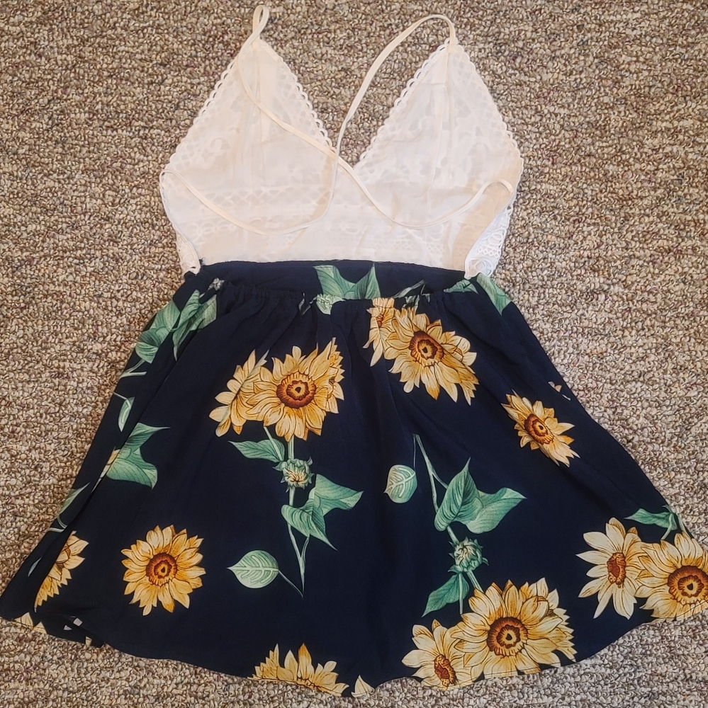 SOLD SOLD!!! Beautiful Sunflower and Lace Top - Picture 5 of 5